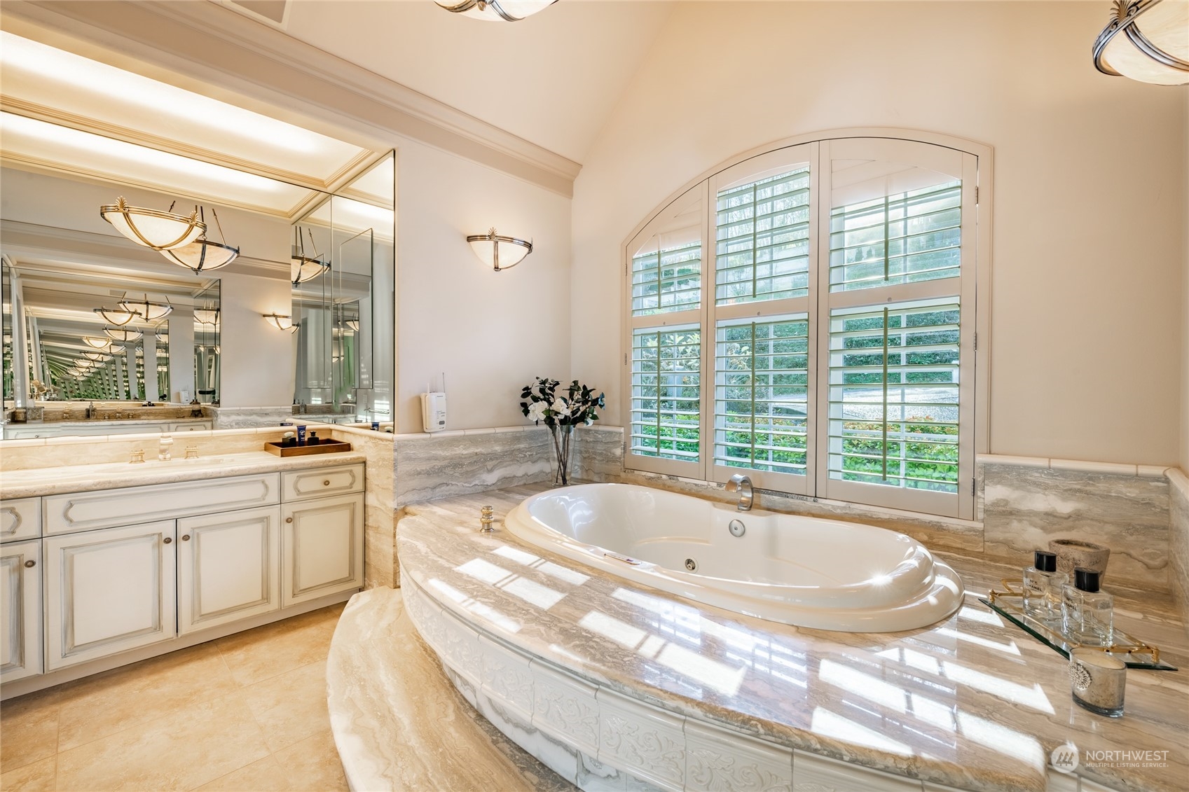 5436 Night Heron Drive Blaine, WA 98230 - Photo 20 of 40 a spacious bathroom with a tub and sink