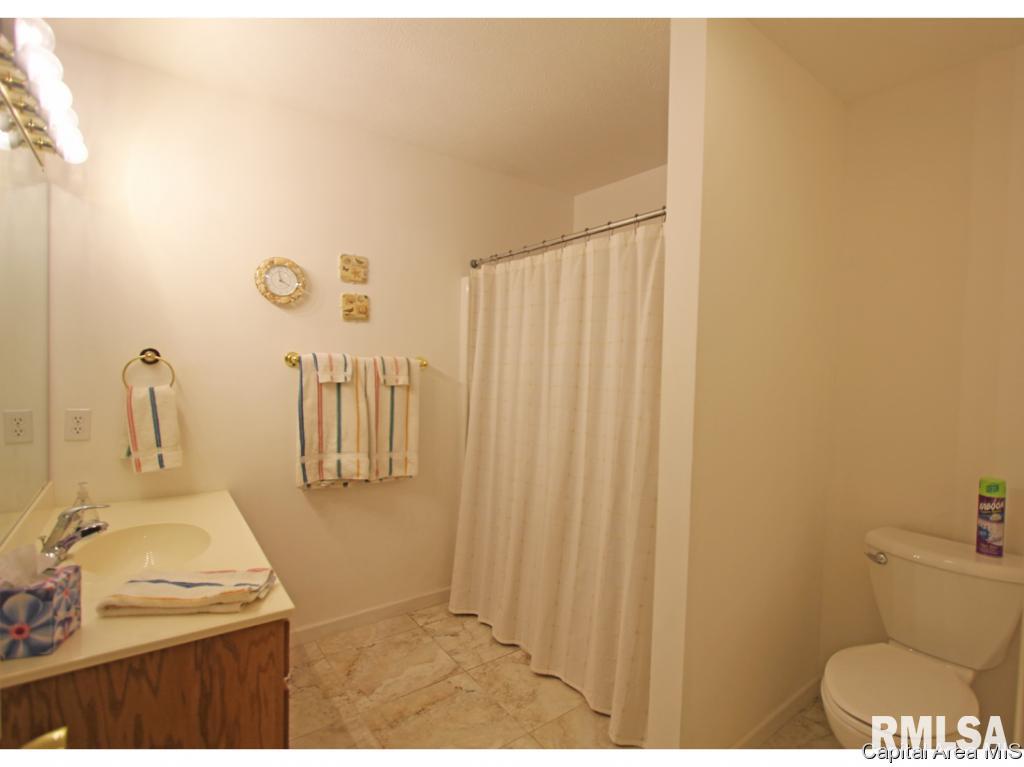 2828 Cronin Drive Springfield, IL 62711 - Photo 16 of 25 Gallery Image 16