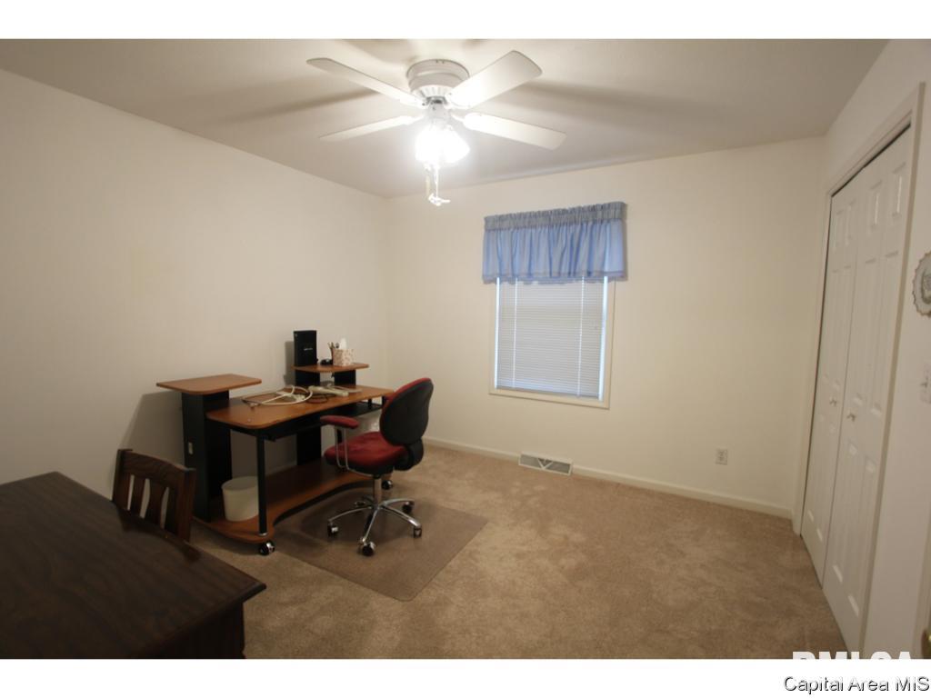 2828 Cronin Drive Springfield, IL 62711 - Photo 17 of 25 Gallery Image 17