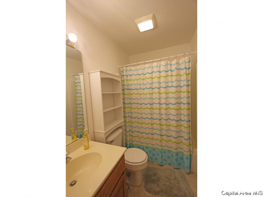 2828 Cronin Drive Springfield, IL 62711 - Photo 19 of 25 Gallery Image 19