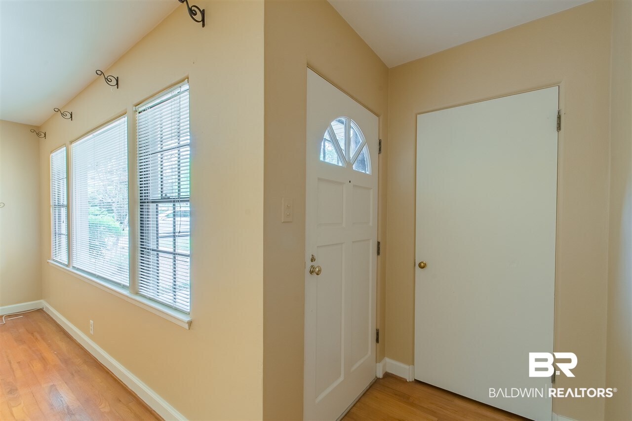 279 Jackson Boulevard Mobile, AL 36609 - Photo 6 of 38