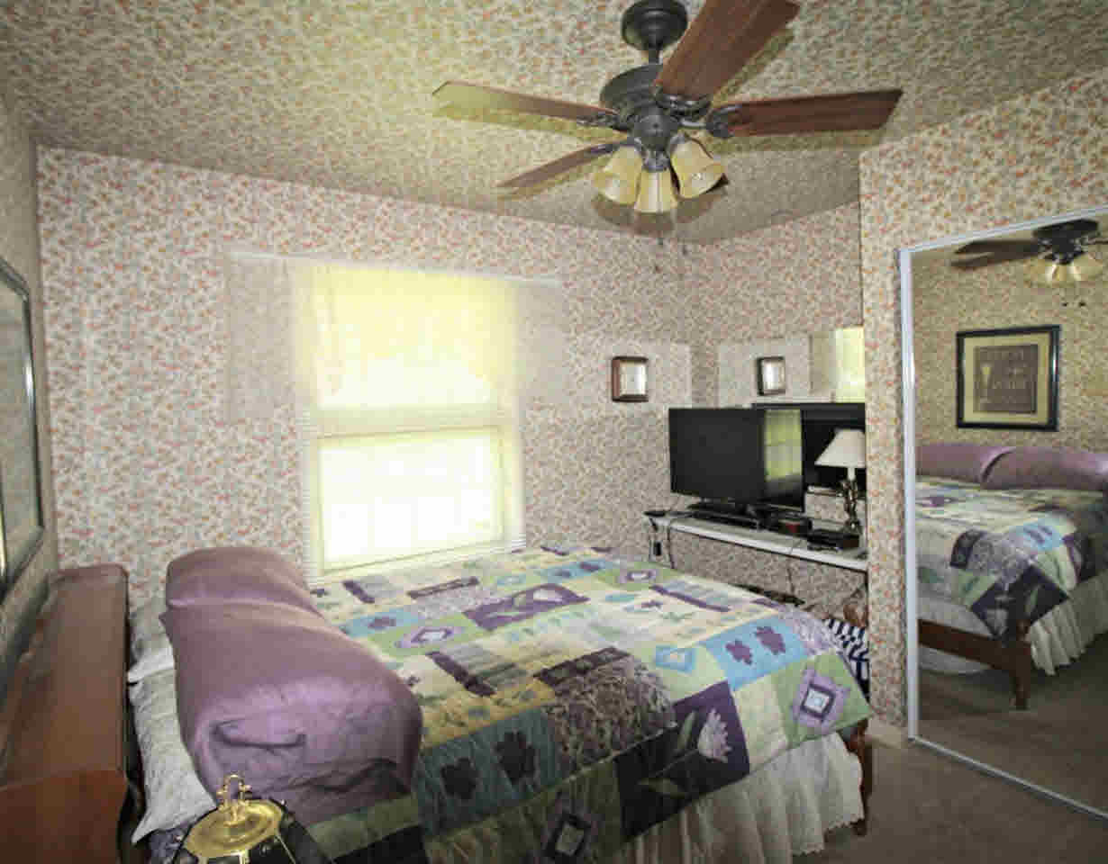 3413 Hammerberg Road Flint, MI 48507 - Photo 17 of 25 21293623-16.JPG