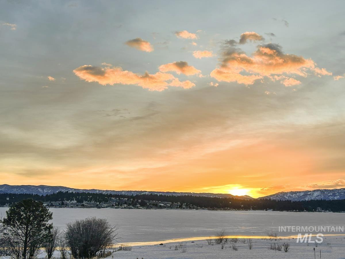 44 Pats Lane Cascade, ID 83611 - Photo 26 of 33 Sunrise at the Lake