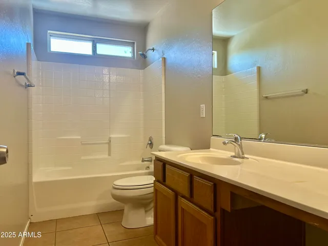 $2,495 | 6614 West Hess Street, Phoenix, AZ 85043
