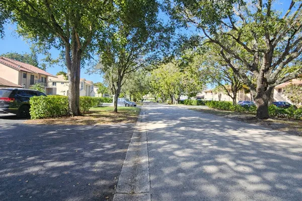 $2,200 | 11596 Northwest 45th Street, Unit 4, Coral Springs, FL 33065