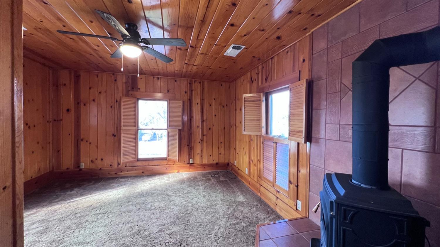 6375 Murphy Avenue Laton, CA 93242 - Photo 13 of 68 a view of empty room with windows