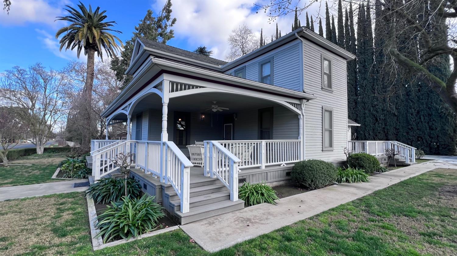 6375 Murphy Avenue Laton, CA 93242 - Photo 2 of 68 a front view of a house with a yard