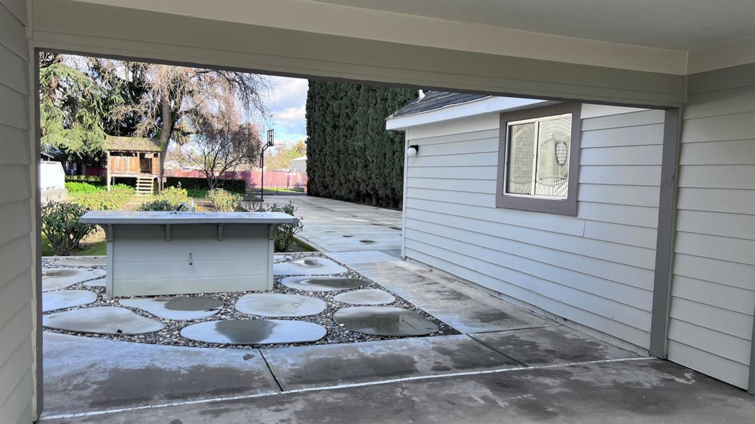 6375 Murphy Avenue Laton, CA 93242 - Photo 41 of 68 a dining room with furniture and window