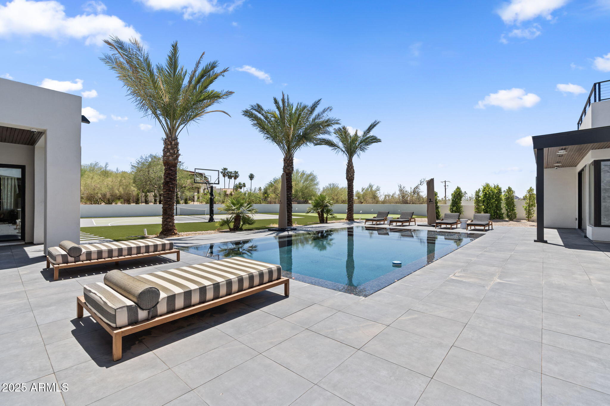 4763 North 53rd Street Phoenix, AZ 85018 - Photo 52 of 90 Negative Edge Pool