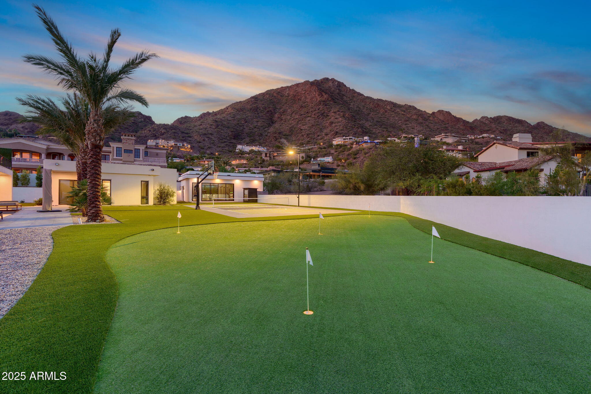 4763 North 53rd Street Phoenix, AZ 85018 - Photo 85 of 90 Twilight Putting Green