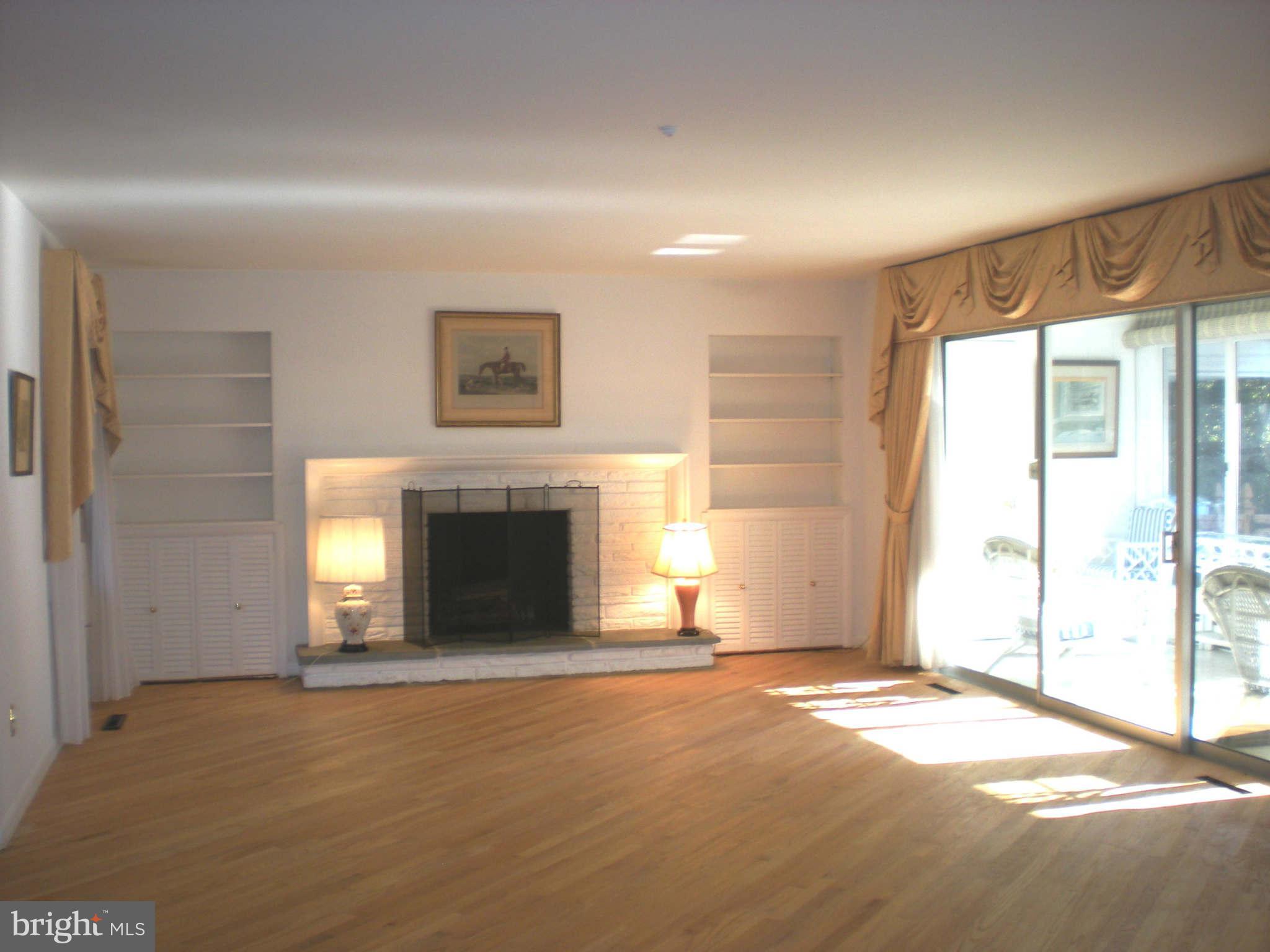13400 Cambria Farms Road Phoenix, MD 21131 - Photo 11 of 30 Living Room