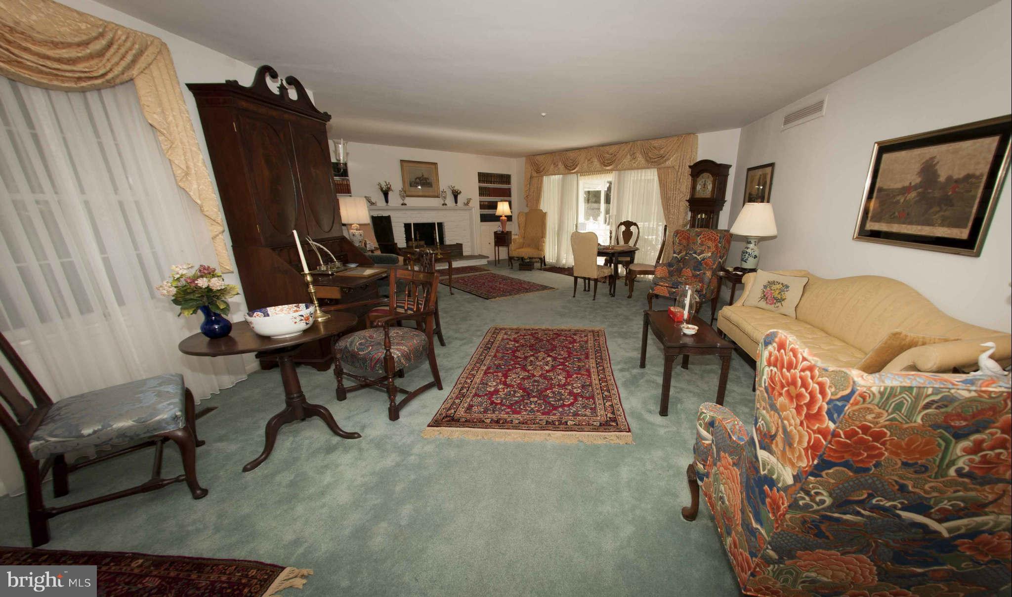 13400 Cambria Farms Road Phoenix, MD 21131 - Photo 9 of 30 Living Room