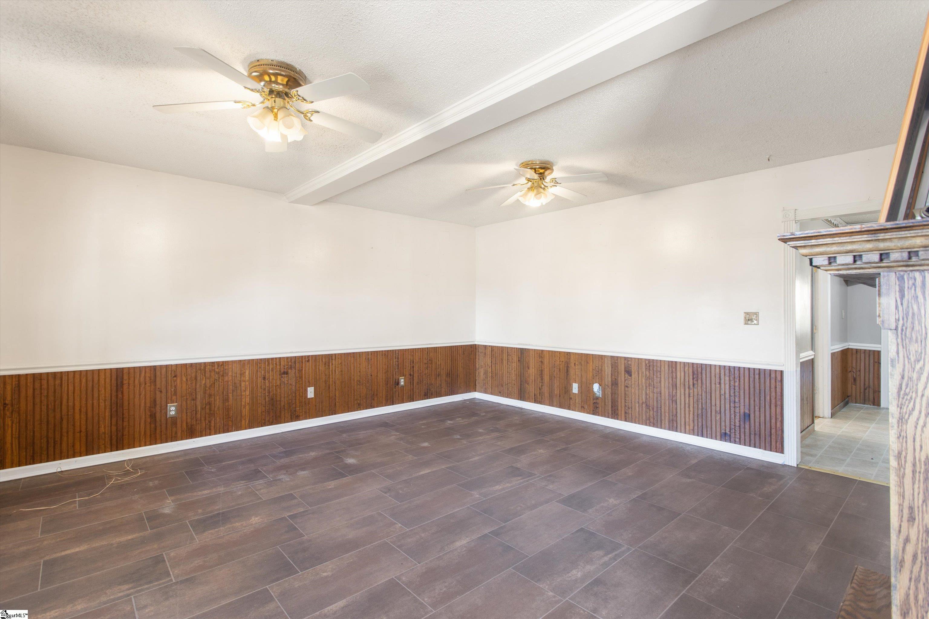 1215 East Georgia Road Woodruff, SC 29388 - Photo 6 of 36