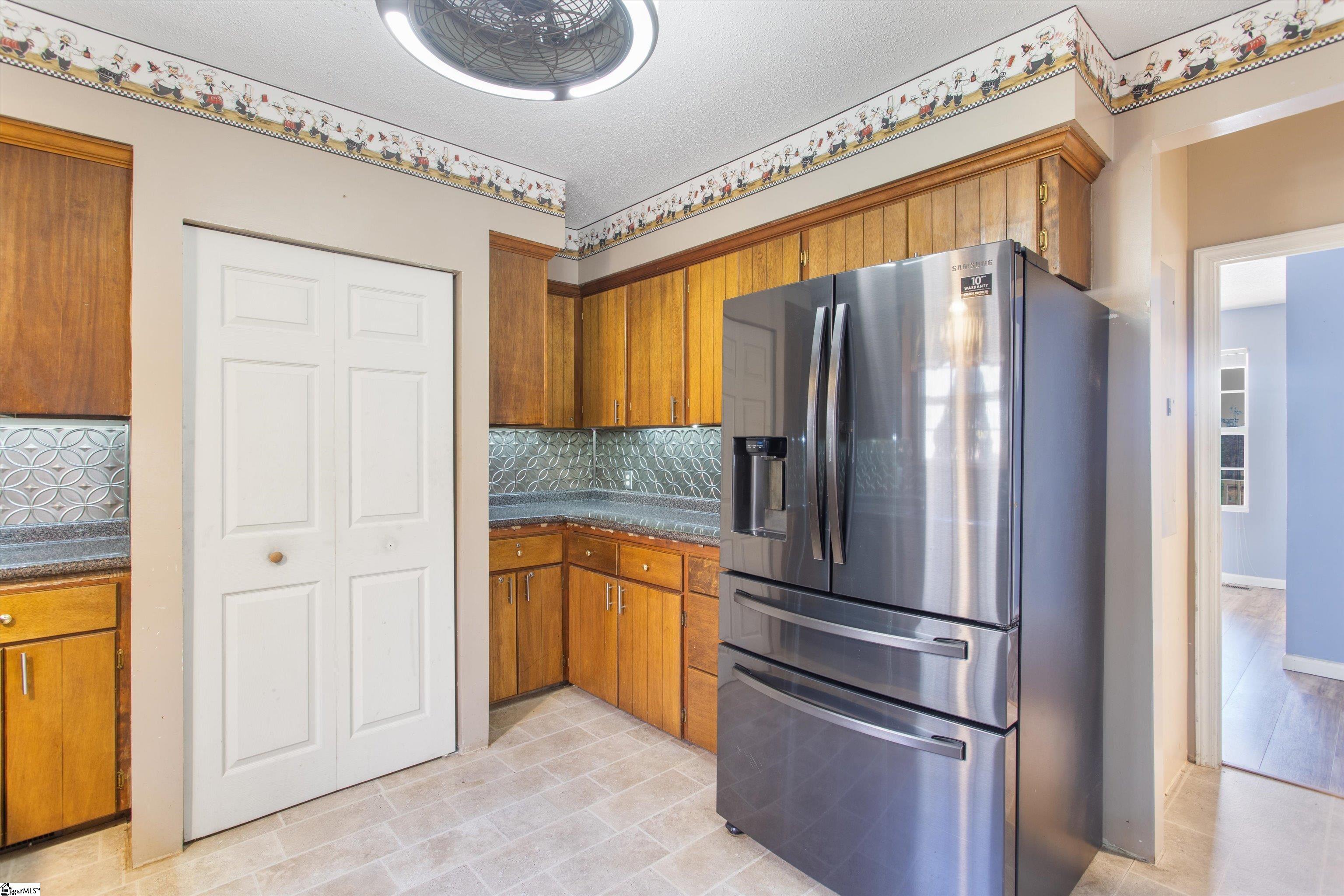 1215 East Georgia Road Woodruff, SC 29388 - Photo 9 of 36