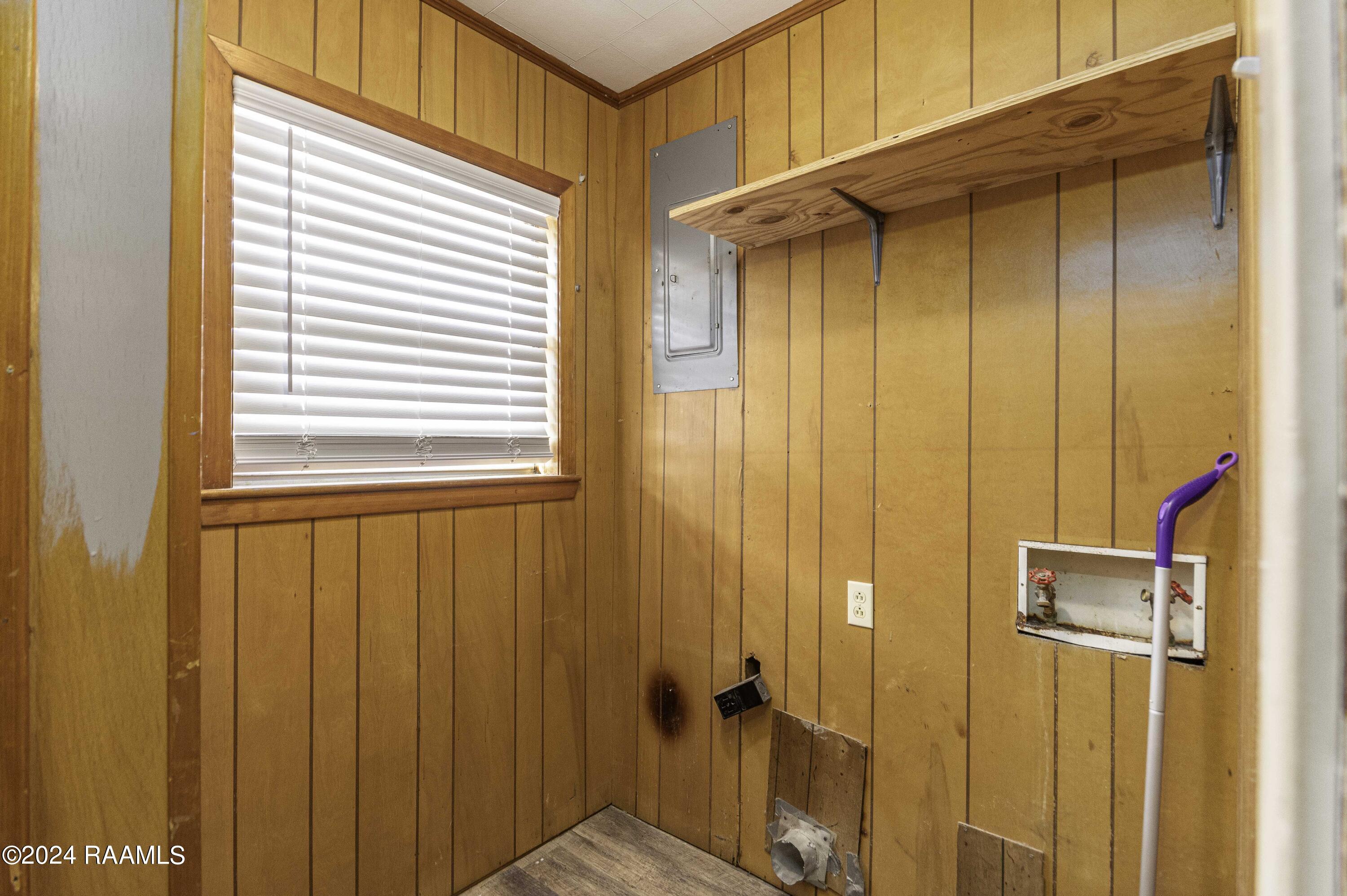 1912 Gendarme Road Carencro, LA 70520 - Photo 20 of 31 Laundry