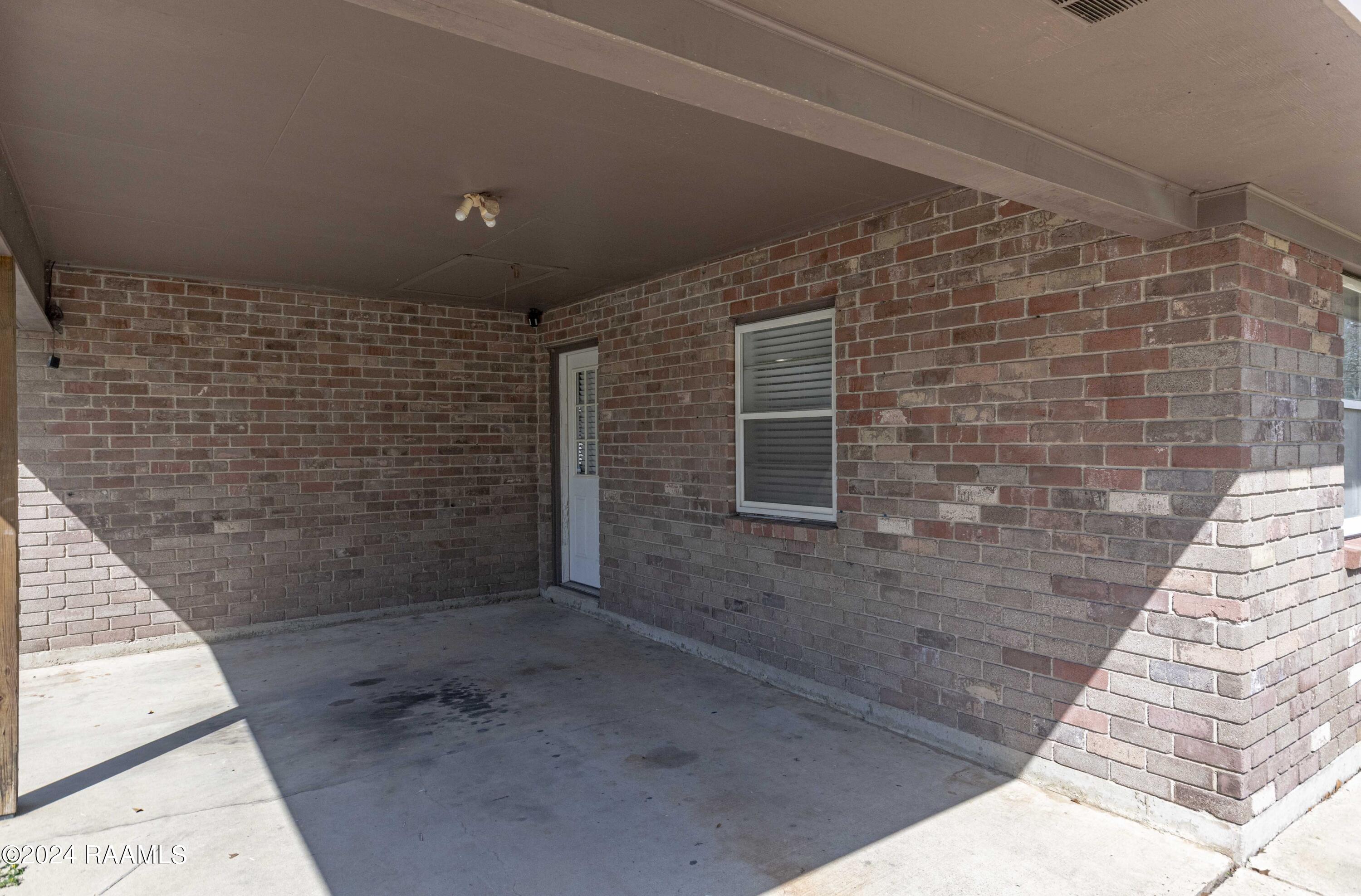 1912 Gendarme Road Carencro, LA 70520 - Photo 22 of 31 Carport