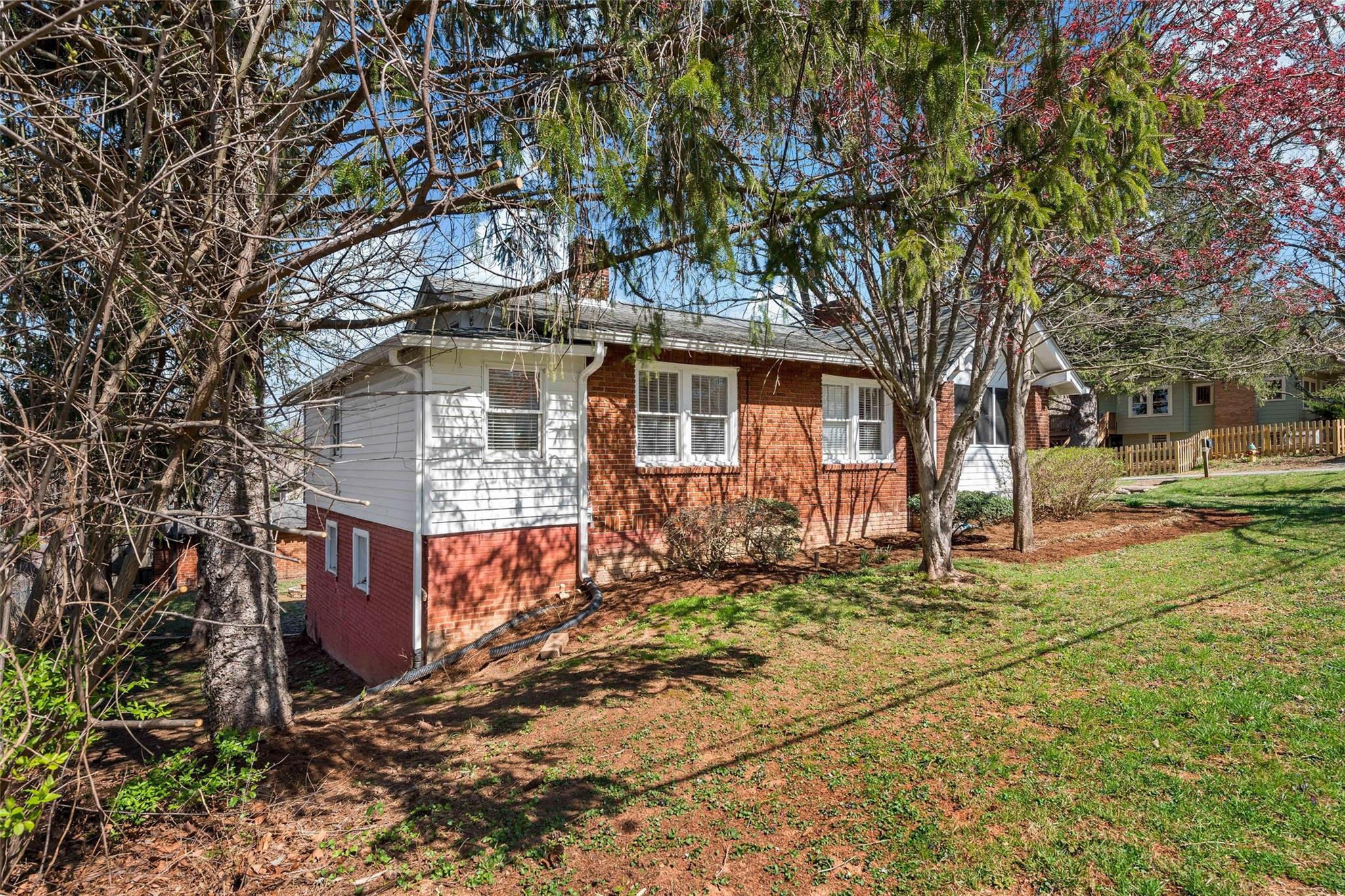 71 Ridgecrest Road Asheville, NC 28803 - Photo 4 of 30 Gallery Image 4