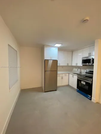 $1,750 | 615 Northeast 3rd Street, Unit 1, Hallandale Beach, FL 33009