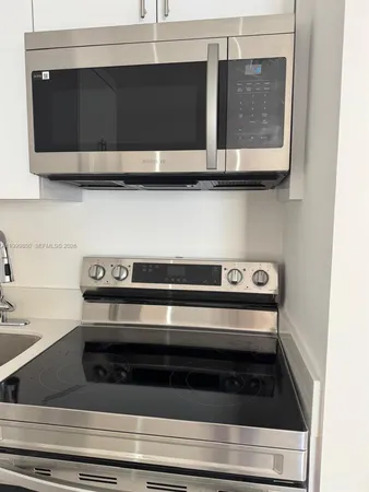 $1,750 | 615 Northeast 3rd Street, Unit 1, Hallandale Beach, FL 33009