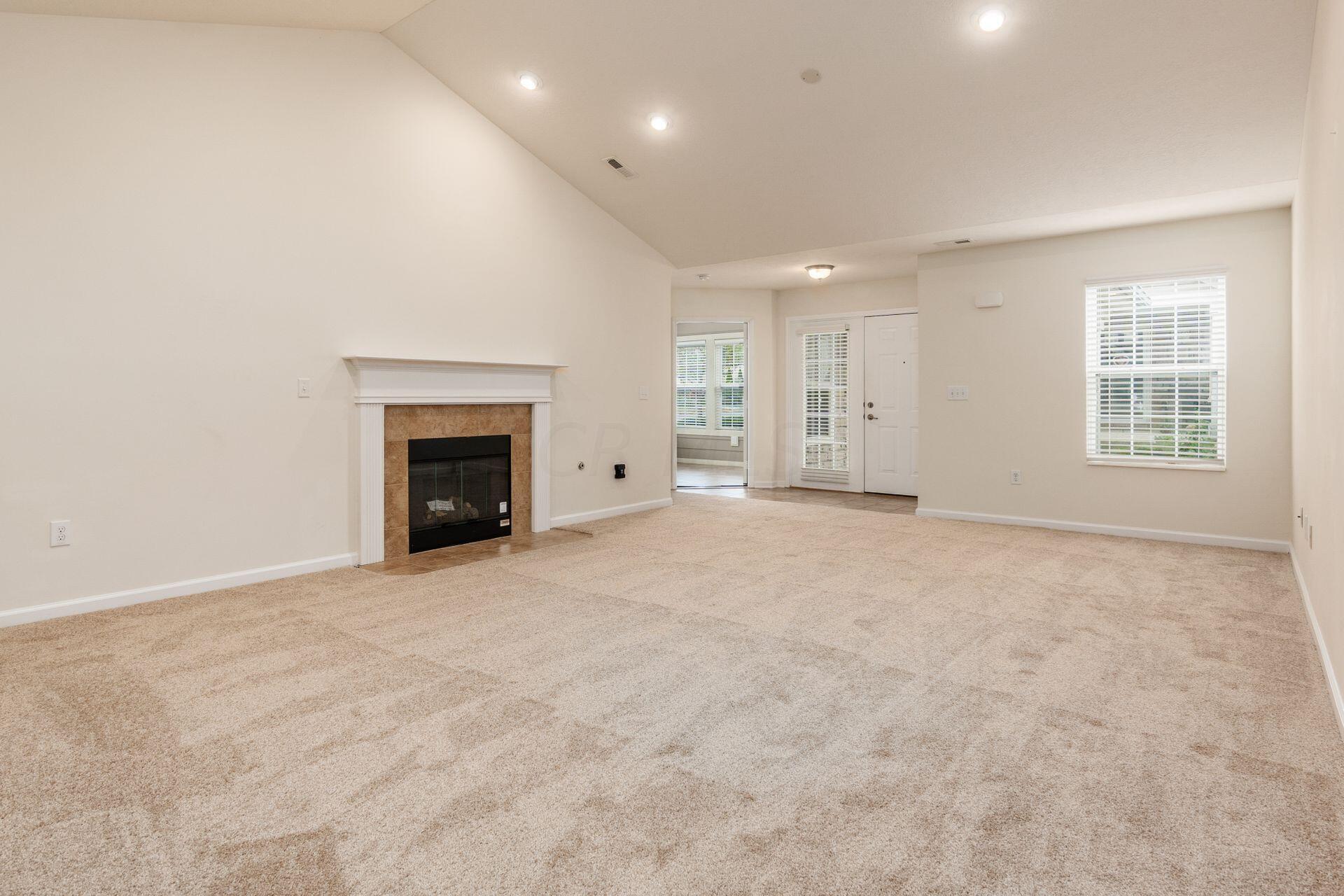 7965 Ravine Run Lane Columbus, OH 43235 - Photo 4 of 31 Great Room