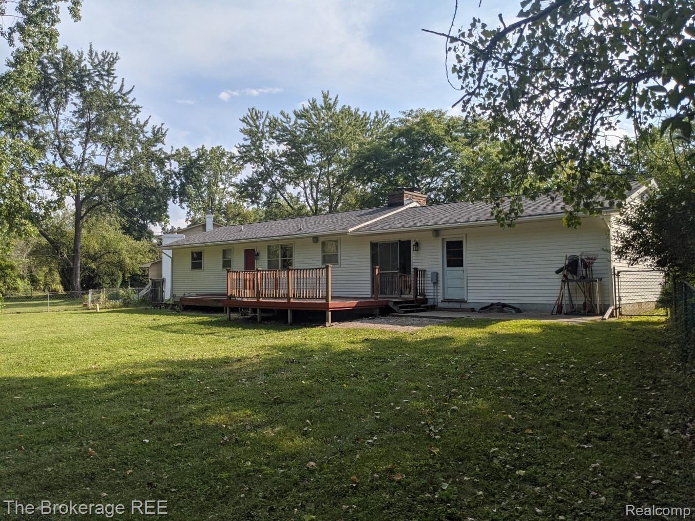 5275 North Georgetown Road Grand Blanc, MI 48439 - Photo 5 of 19 IMG_20200827_165514.jpg