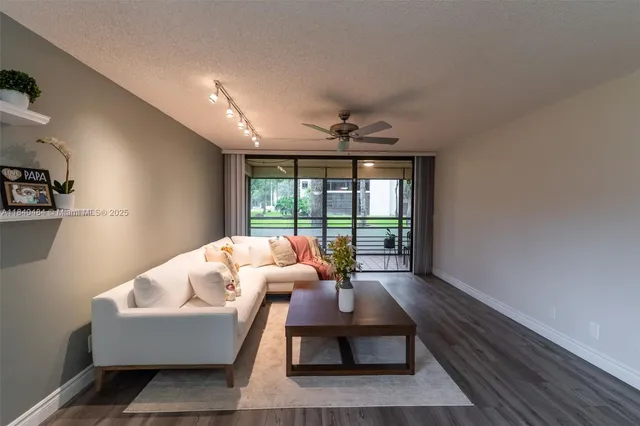 $289,999 | 7625 Northwest 79th Avenue, Unit 101, Tamarac, FL 33321