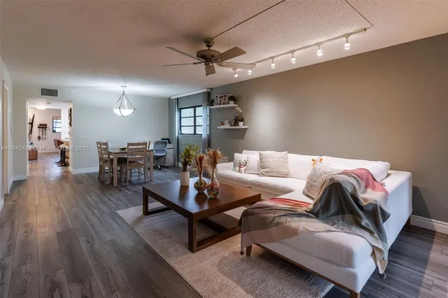 $289,999 | 7625 Northwest 79th Avenue, Unit 101, Tamarac, FL 33321