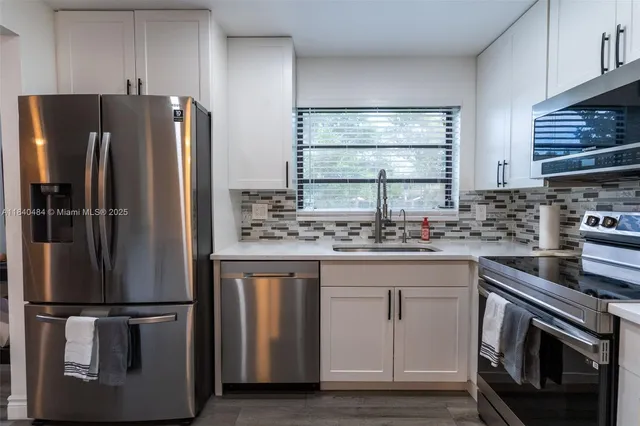 $289,999 | 7625 Northwest 79th Avenue, Unit 101, Tamarac, FL 33321