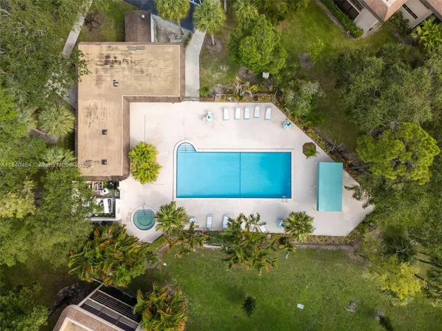 $289,999 | 7625 Northwest 79th Avenue, Unit 101, Tamarac, FL 33321