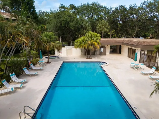 $289,999 | 7625 Northwest 79th Avenue, Unit 101, Tamarac, FL 33321