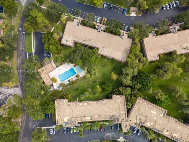 $289,999 | 7625 Northwest 79th Avenue, Unit 101, Tamarac, FL 33321