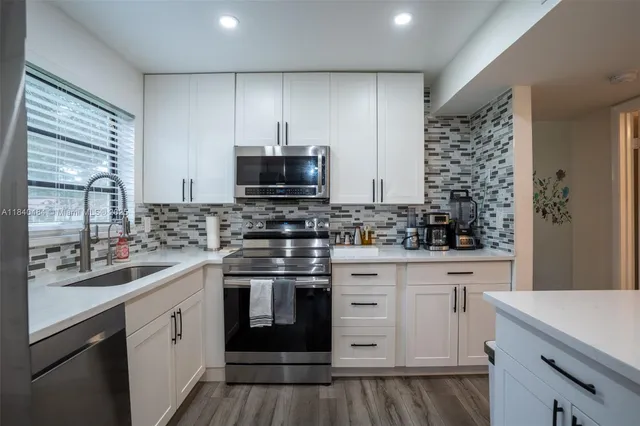 $289,999 | 7625 Northwest 79th Avenue, Unit 101, Tamarac, FL 33321