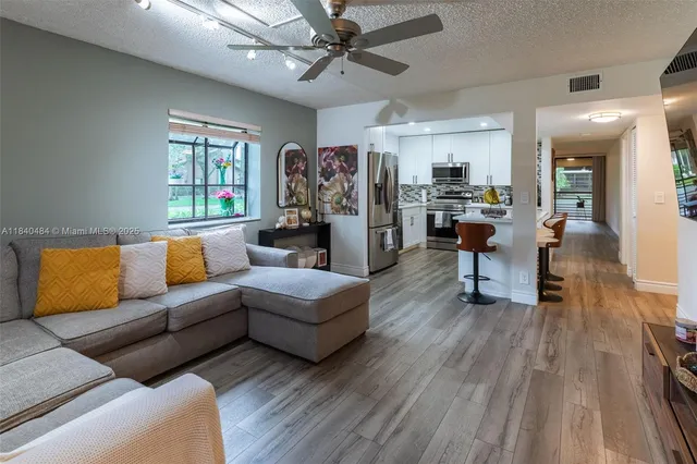 $289,999 | 7625 Northwest 79th Avenue, Unit 101, Tamarac, FL 33321