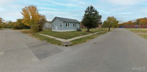 $24,900 | 616 North 53rd Street, East St. Louis, IL 62203