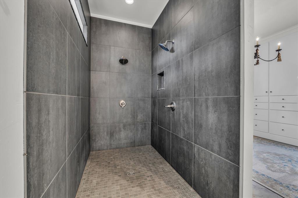 22 Samaritan Way Waco, TX 76705 - Photo 30 of 38 a bathroom with a shower