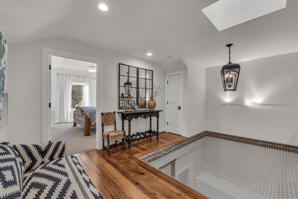 22 Samaritan Way Waco, TX 76705 - Photo 32 of 38 a view of a livingroom with furniture and lounge chair