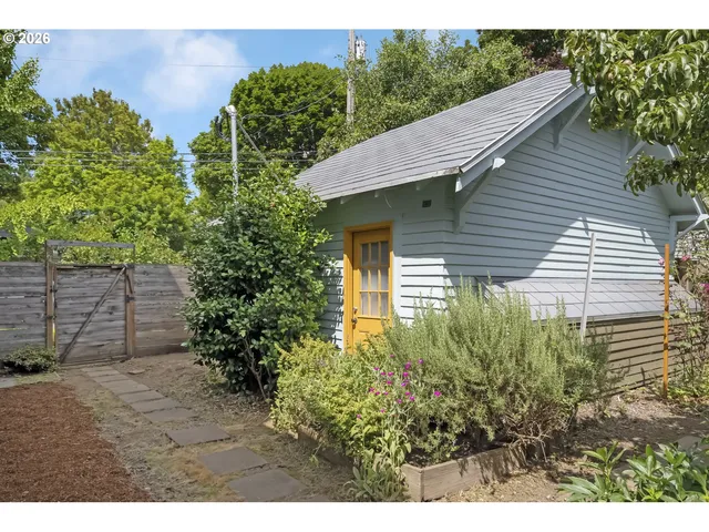 $839,000 | 2204 Northeast 7th Avenue, Portland, OR 97212