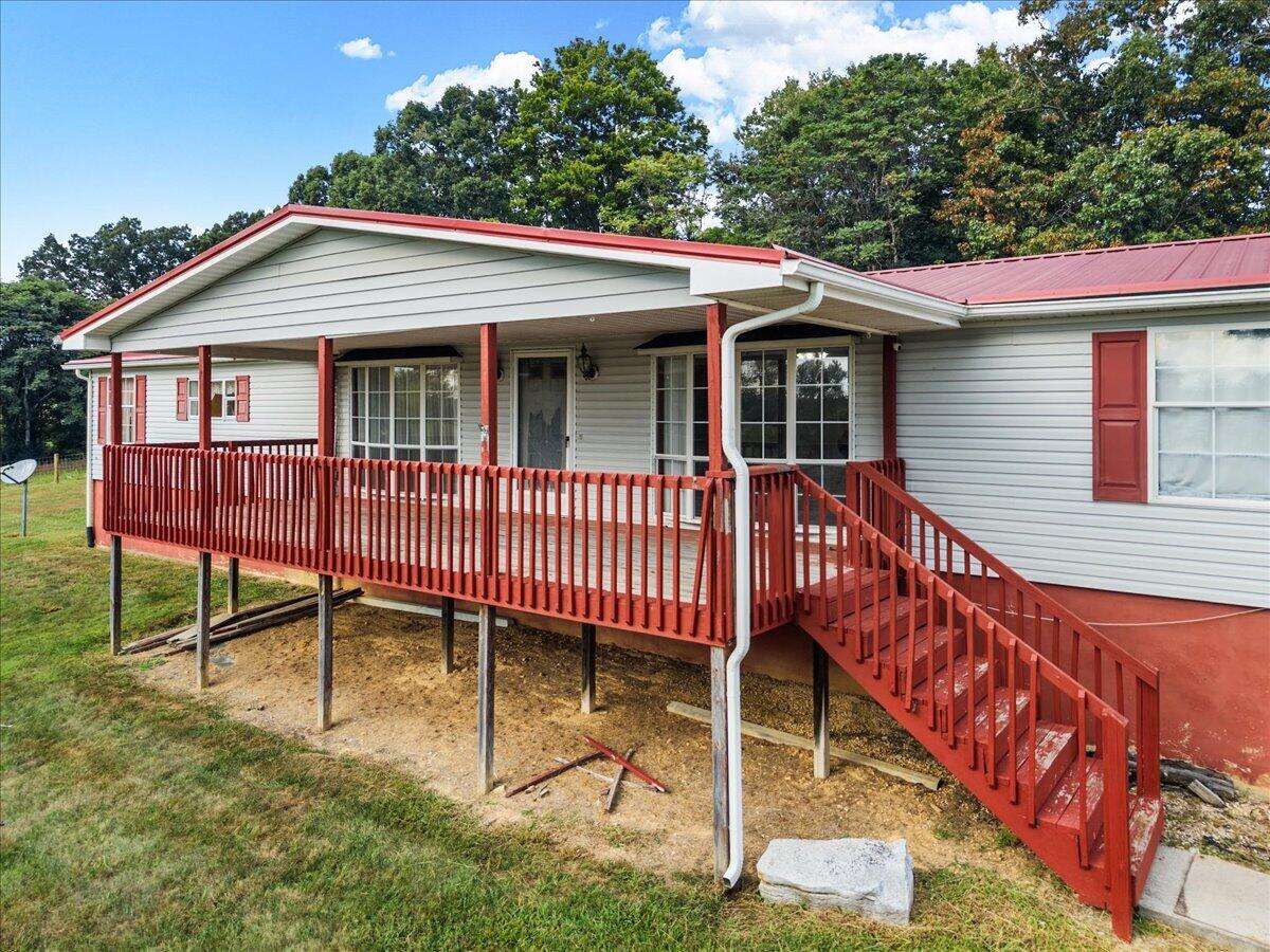 5308 Thornspring Road Pulaski, VA 24301 - Photo 8 of 85 (8) 5308_Thornspring_Rd_Pulask_VA