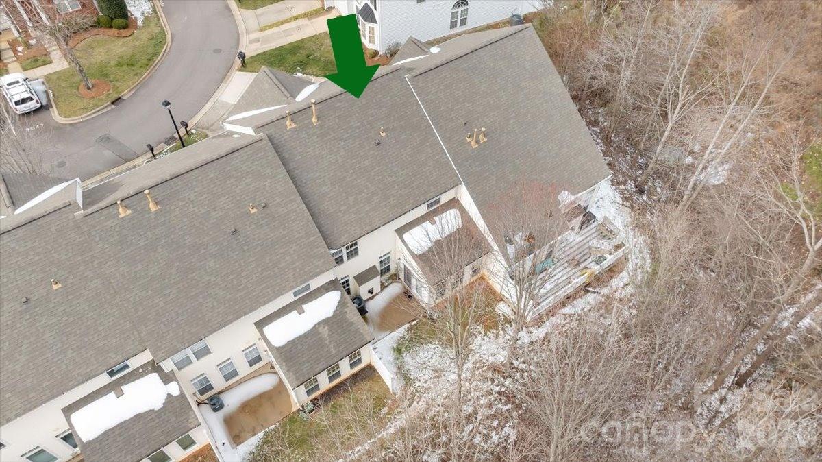 7948 Mariners Pointe Circle Denver, NC 28037 - Photo 37 of 39 an aerial view of residential houses with outdoor space