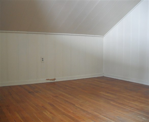 1737 Roslyn Road Grosse Pointe, MI 48236 - Photo 15 of 17 31096692-14.JPG