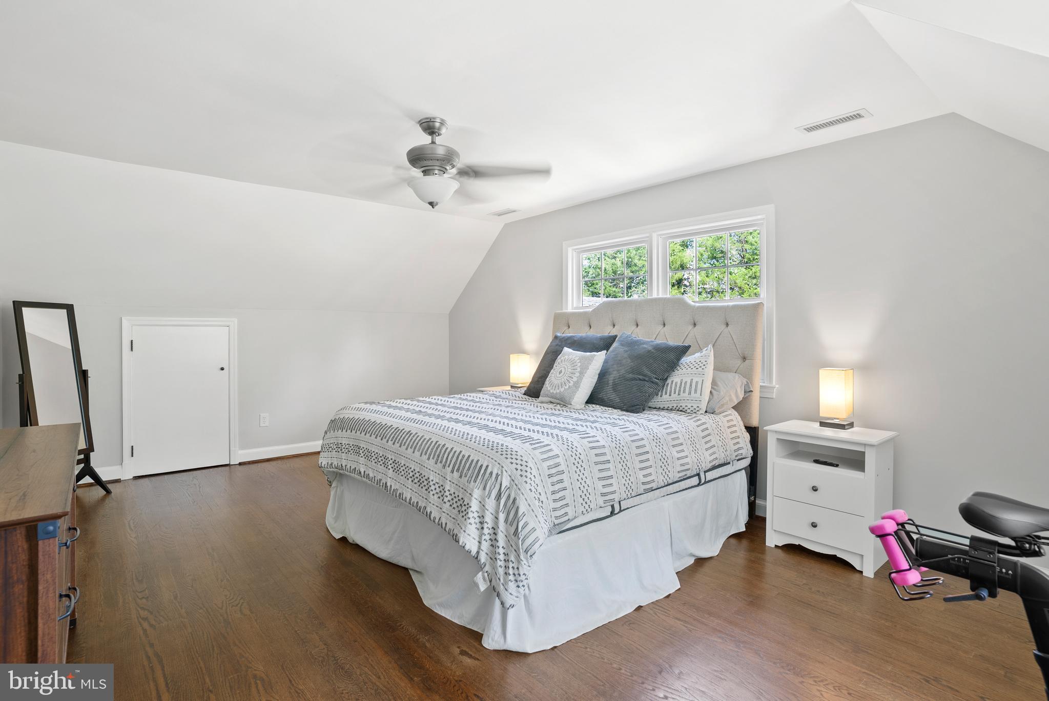 8436 Burning Tree Road Bethesda, MD 20817 - Photo 27 of 48