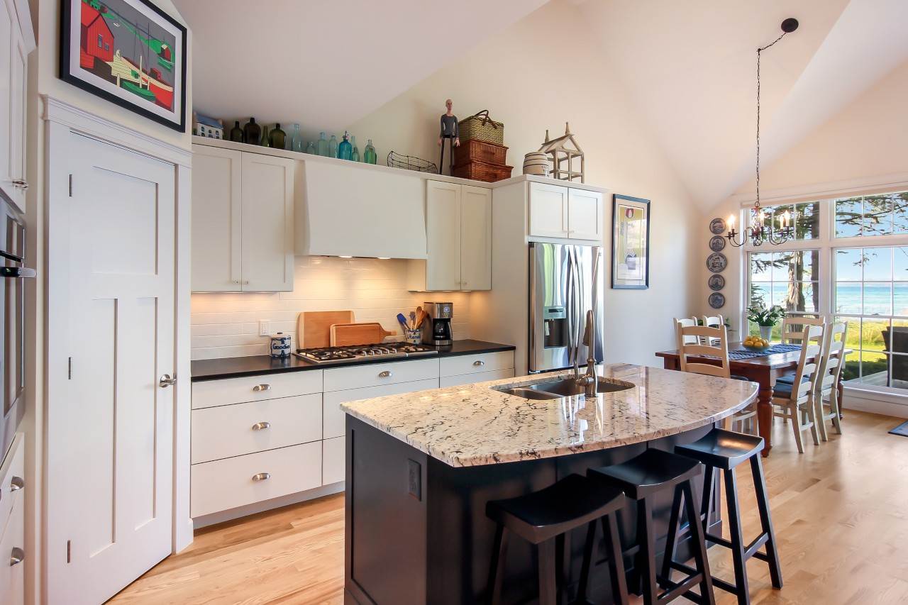 6291 Deepwater Point Road Williamsburg, MI 49690 - Photo 8 of 36 1880977-7.JPG