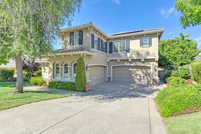 a view of a interior of the house