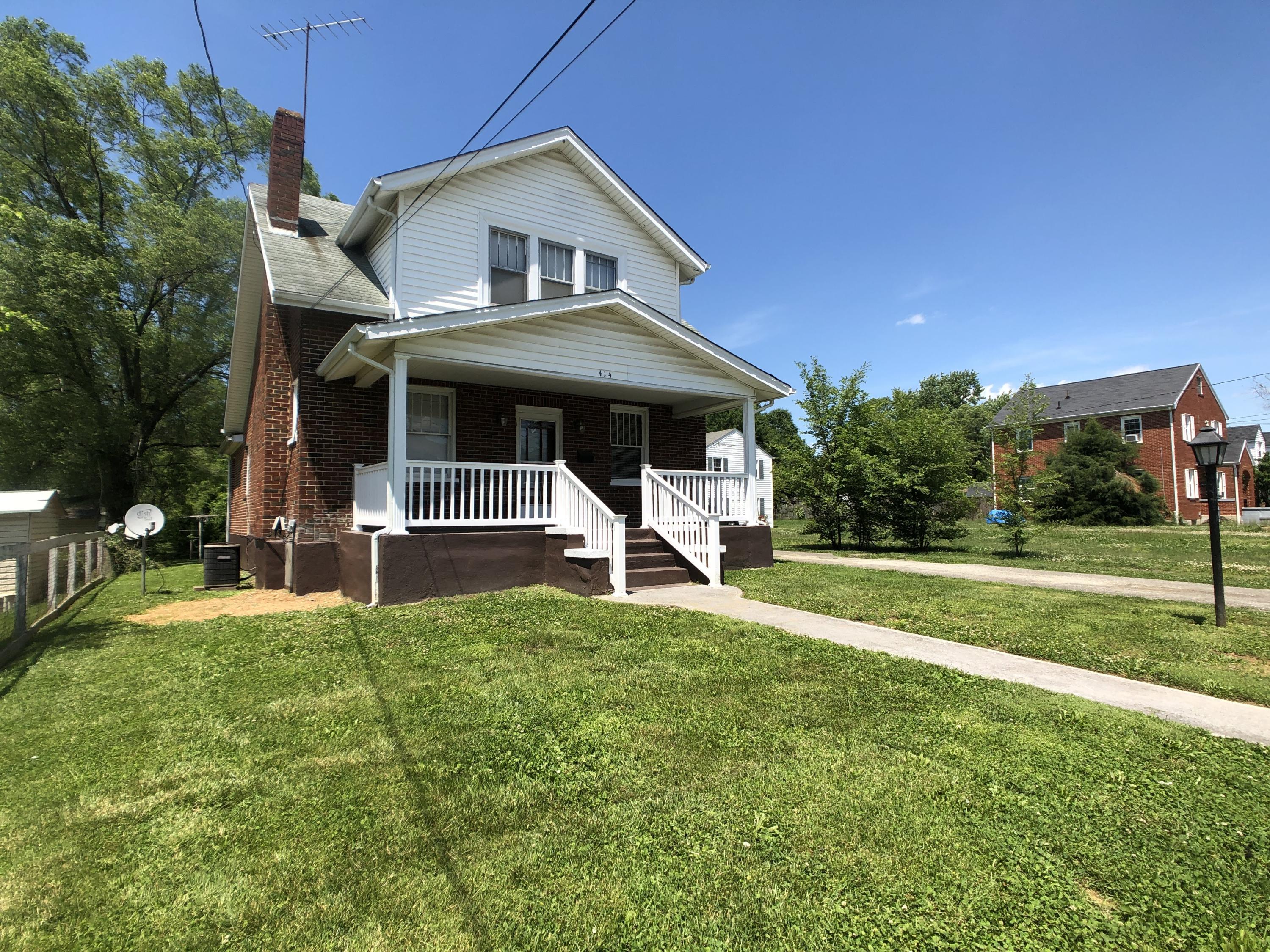 414 Fieldale Road Northeast Roanoke, VA 24012 - Photo 1 of 26 Exterior