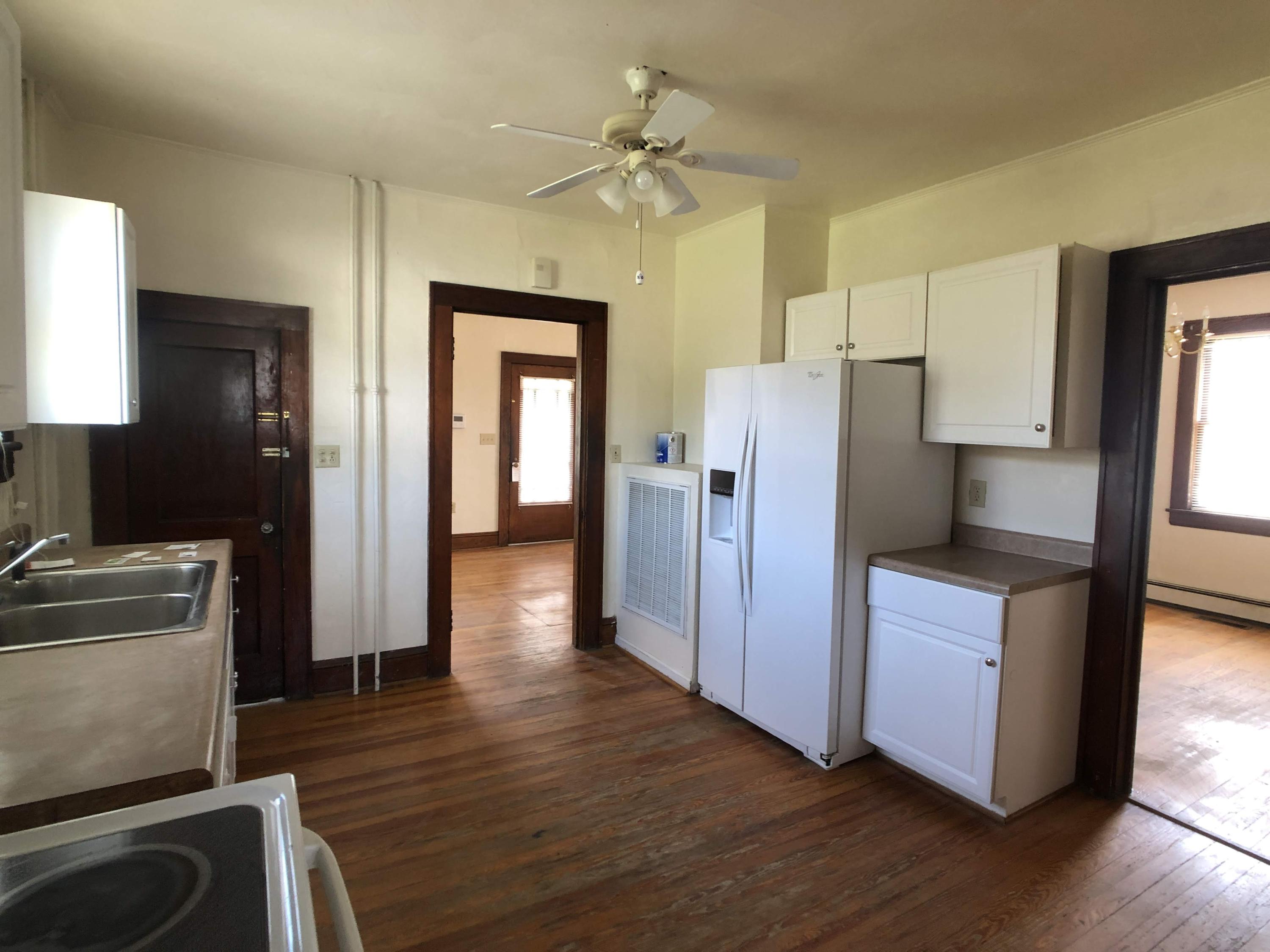 414 Fieldale Road Northeast Roanoke, VA 24012 - Photo 10 of 26 IMG_0075