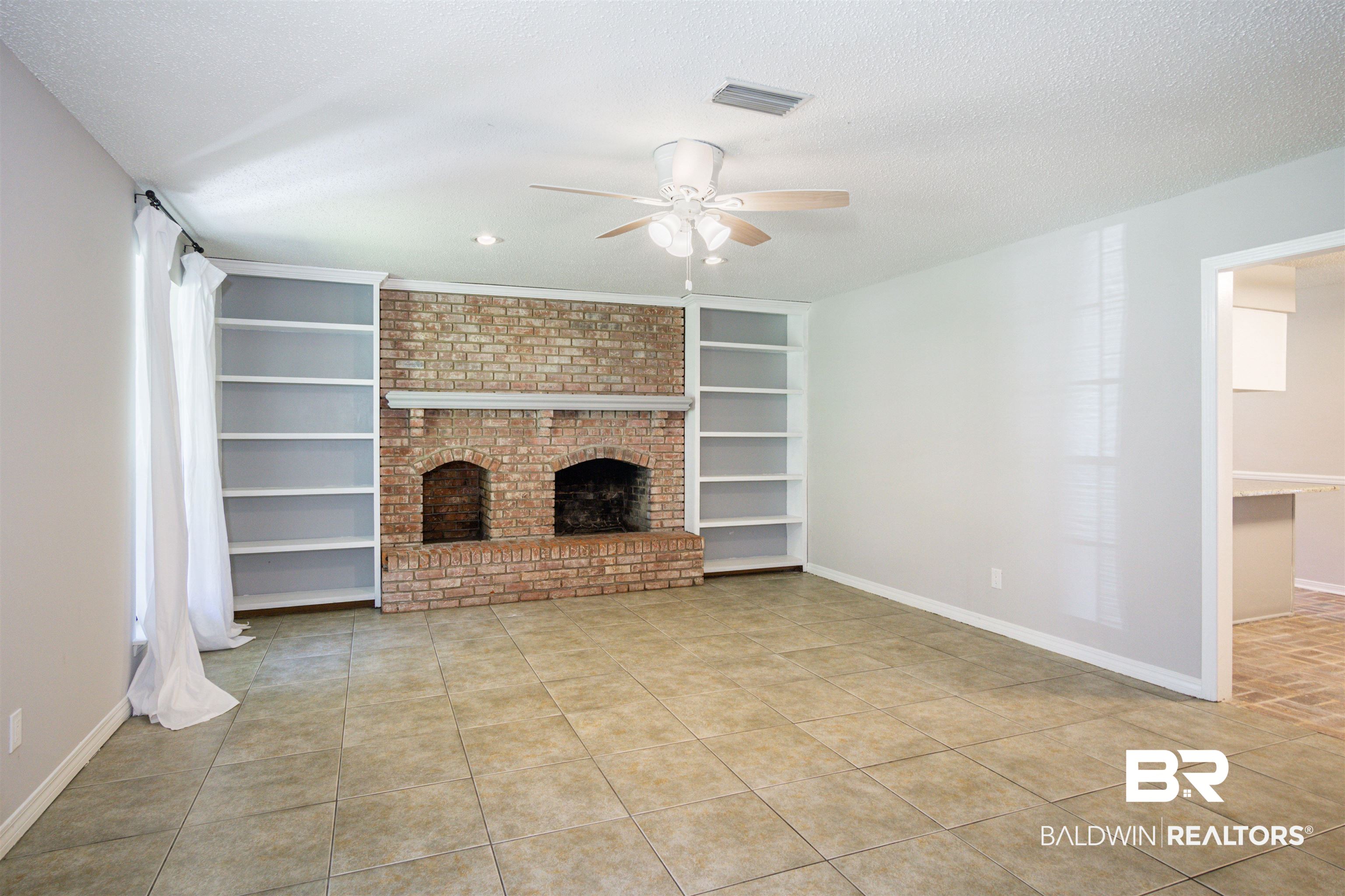 100 Vista Circle Daphne, AL 36526 - Photo 6 of 25