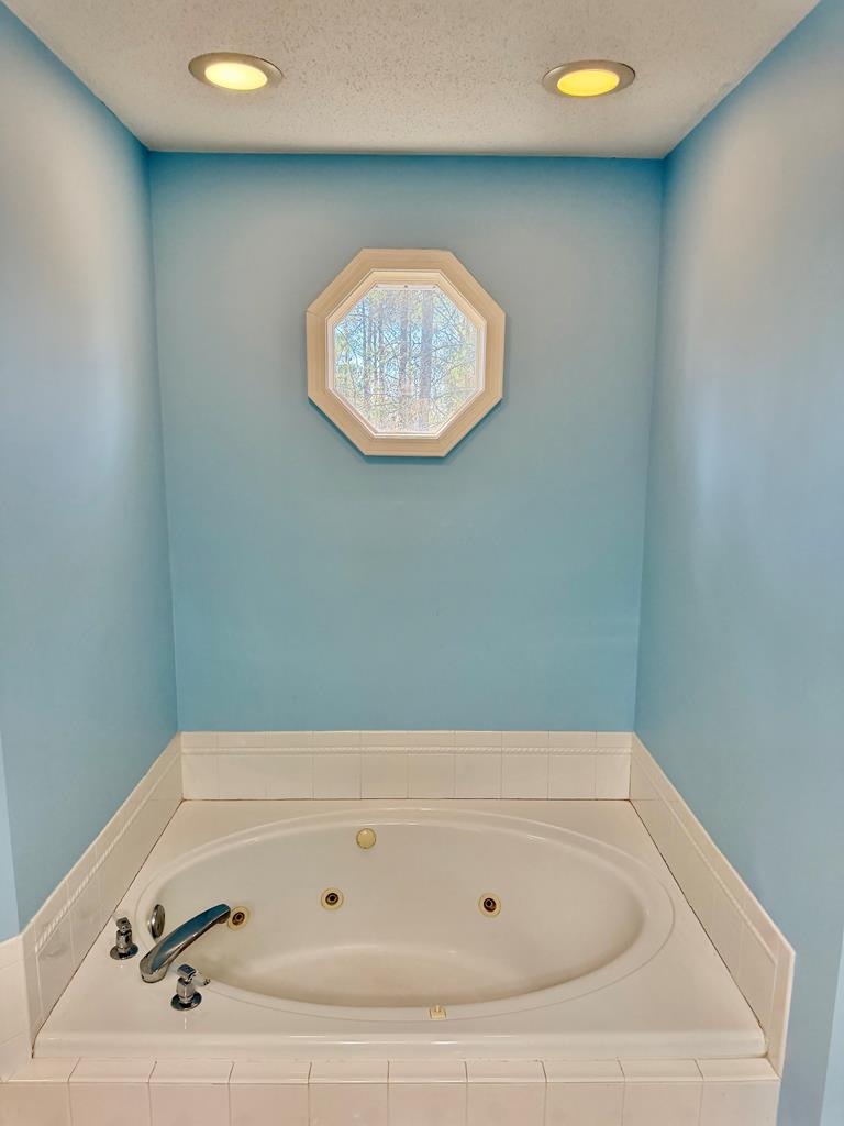 3341 Flowers Chapel Road Dothan, AL 36305 - Photo 58 of 80 Jacuzzi/Tub
