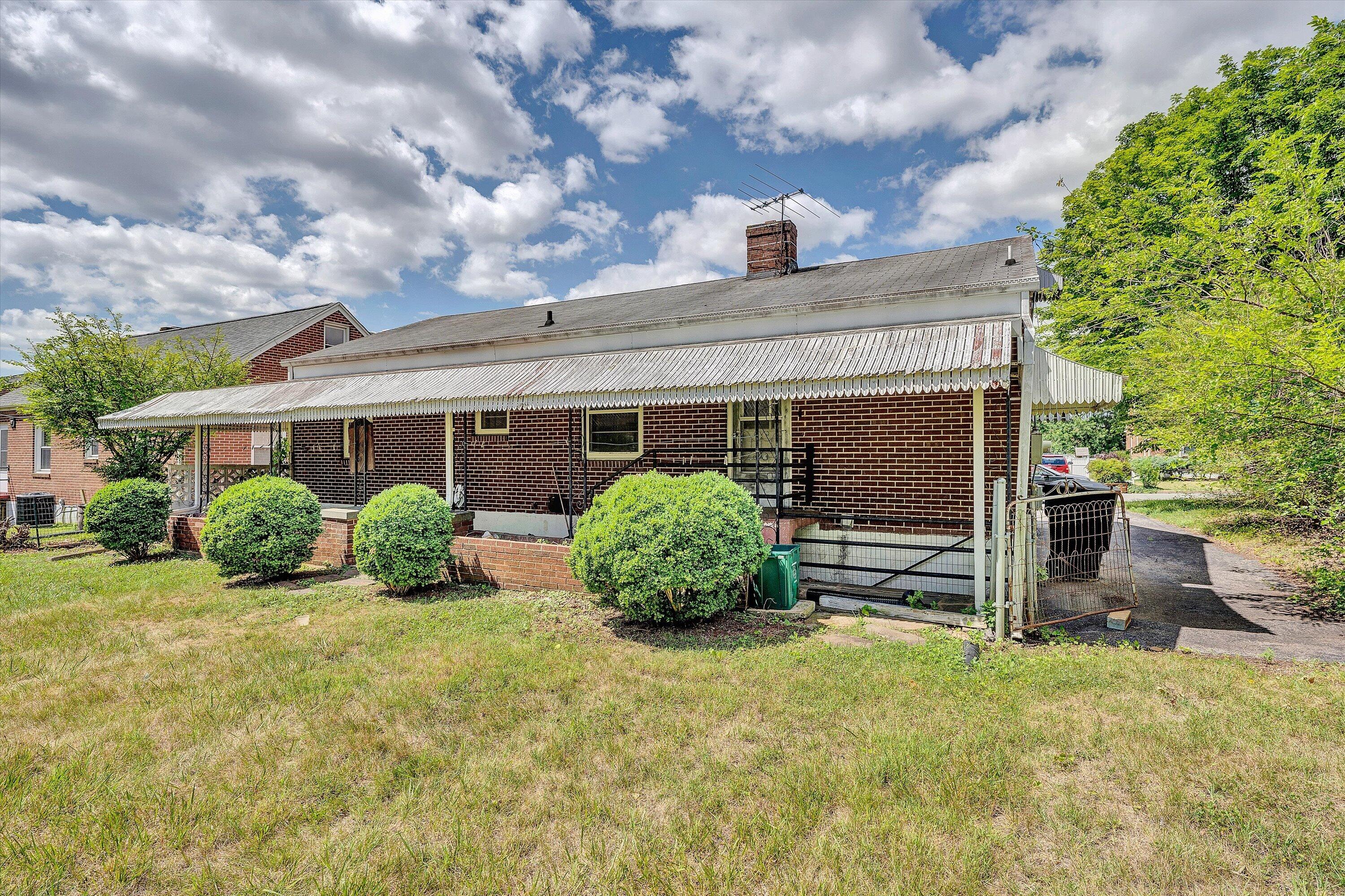 5219 Hearthstone Road Roanoke, VA 24012 - Photo 21 of 26 24-DSC05071