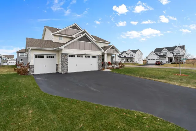$550,000 | 2149 Johanna Circle, Lino Lakes, MN 55038