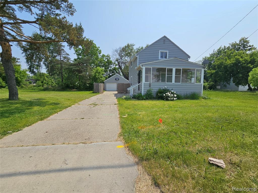 1073 West Bristol Road Flint, MI 48507 - Photo 1 of 24 Gallery Image 1